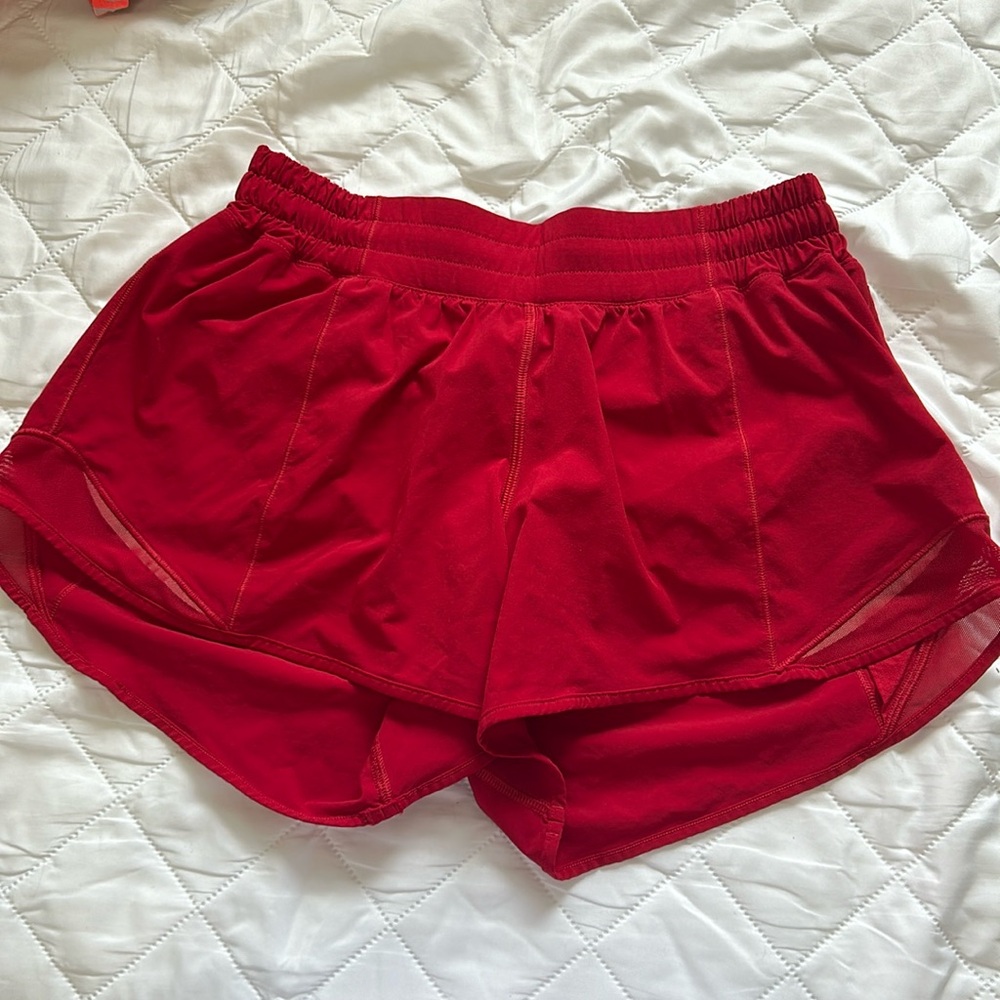 LULU LEMON HOTTY HOT RUNNING SHORTS